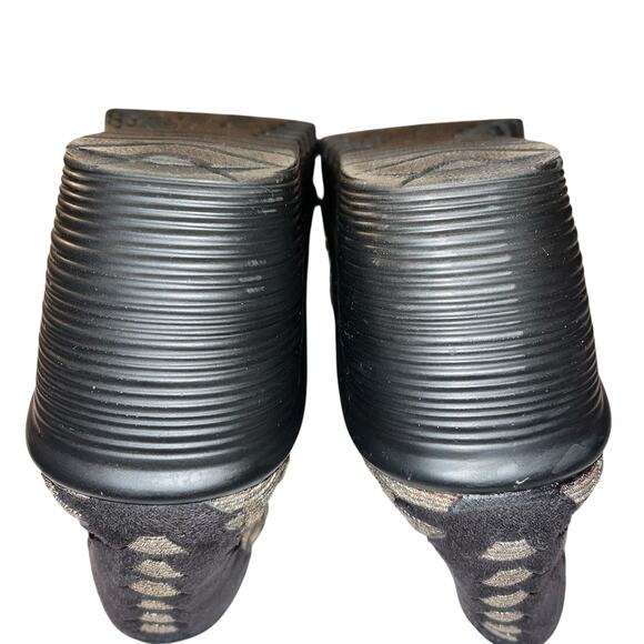 Bernie Mev BM Mary Jane Wedge Shoes Size 38 (US 7.5-8) Metallic Bronze Stretch - Picture 8 of 10